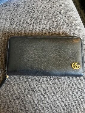 Gucci Black Leather Long Zip Wallet with Gold Double G Emblem Logo Marmont